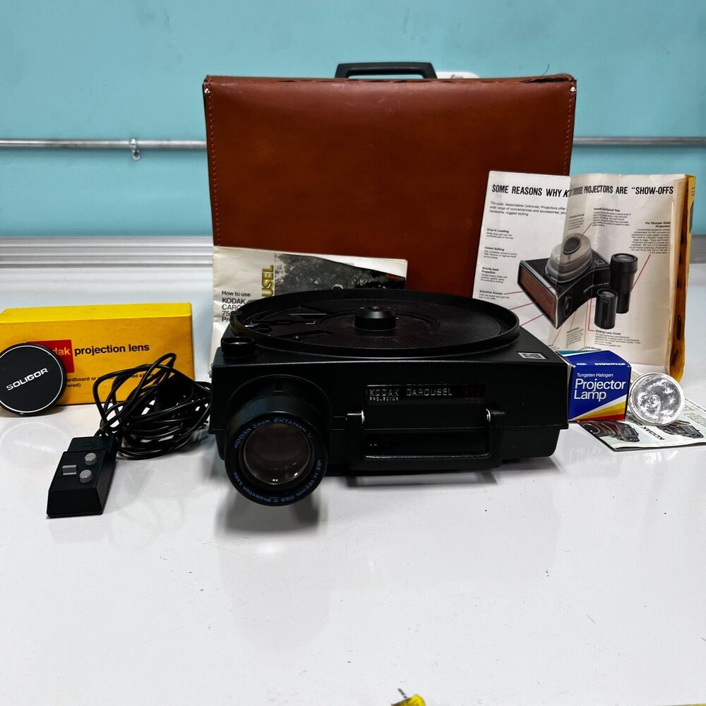 Kodak Carousel 750H Slide Projector Tested Zoom Ektanar Lens Case Manual Bundle